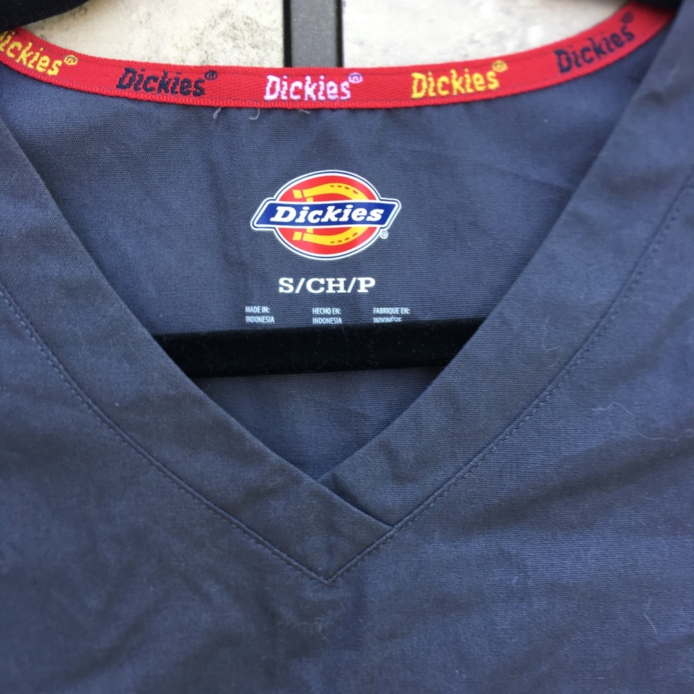 Dickies Gray Scrub Top - Picture 2 of 4
